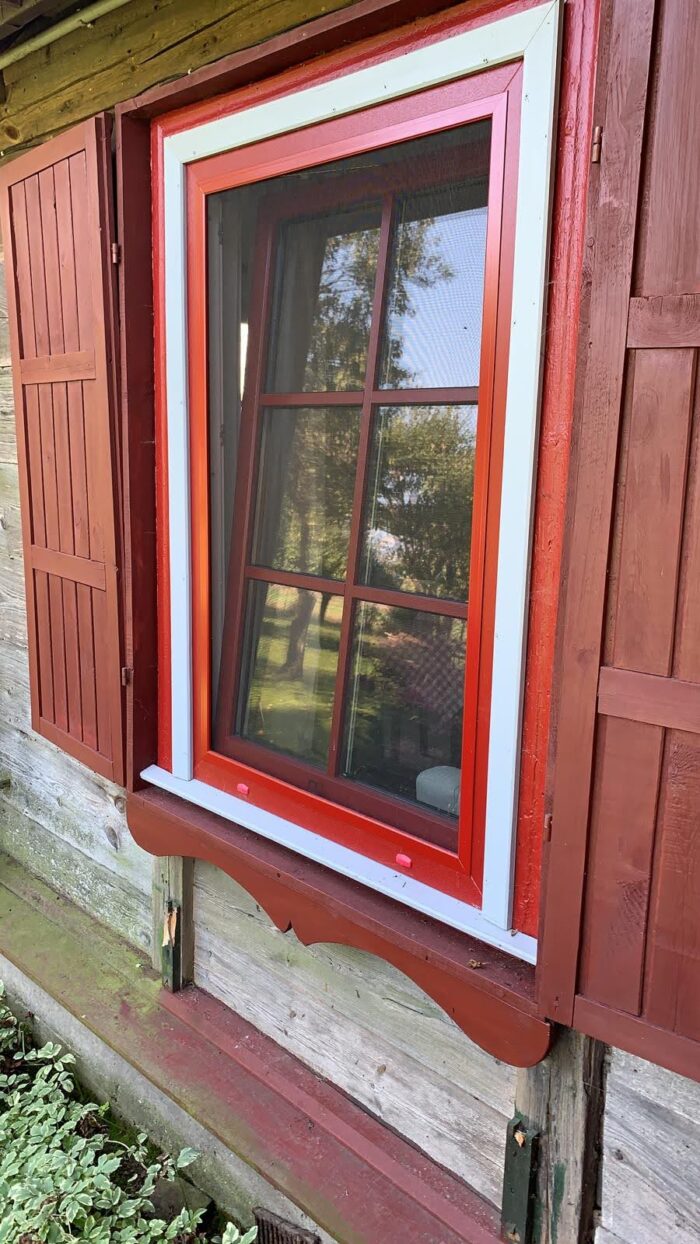 okna-warszawa-czerwone-szprosy